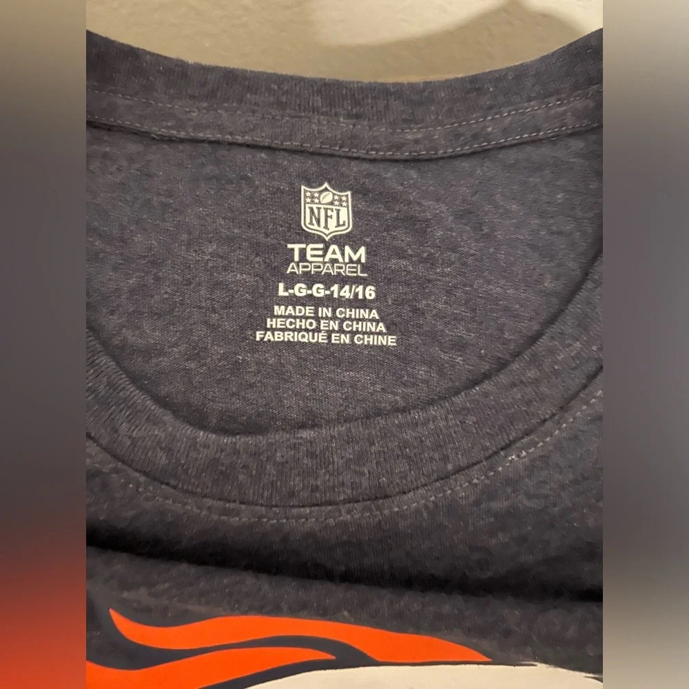NFL Team Apparel Denver Broncos Football Gray T-Shirt Youth Sz L ( 14 / 16 ) - Picture 2 of 3